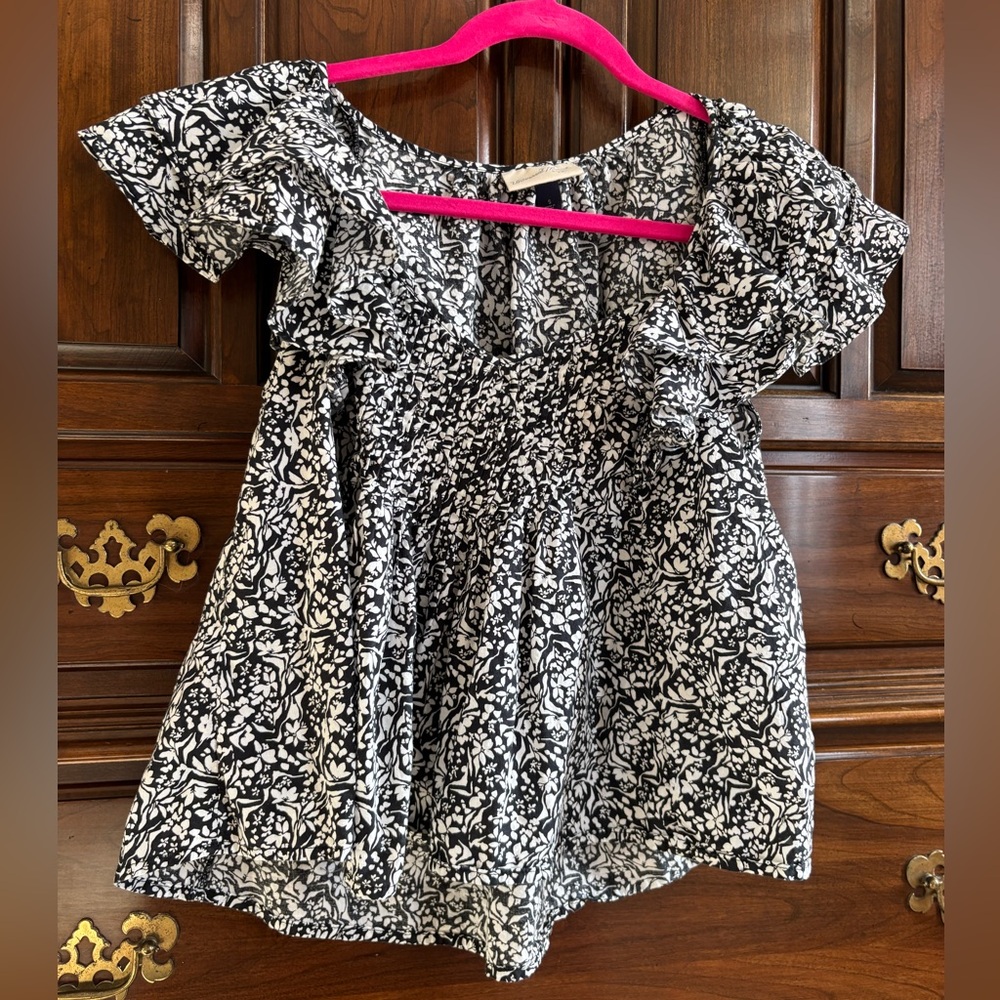 Universal Thread Black and White Floral Top